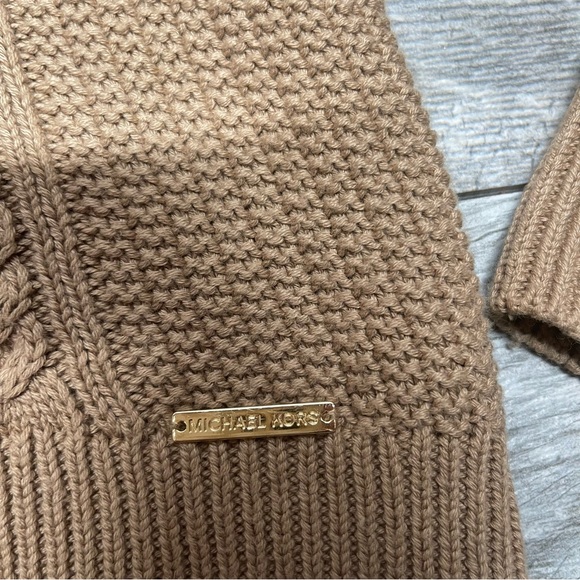 Michael Kors cold shoulder sweater M - Picture 9 of 9